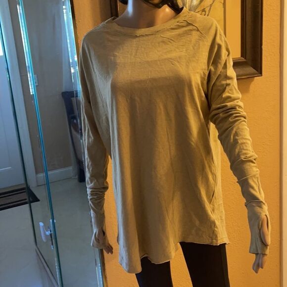 FREE PEOPLE ARDEN T SHIRT LONG SLEEVE SMALL ARMY COLOR NWT - Picture 2 of 11